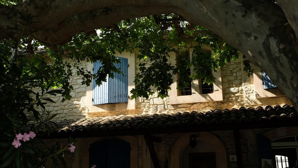 Hotel L'Oustau De Mistral Eyragues Esterno foto