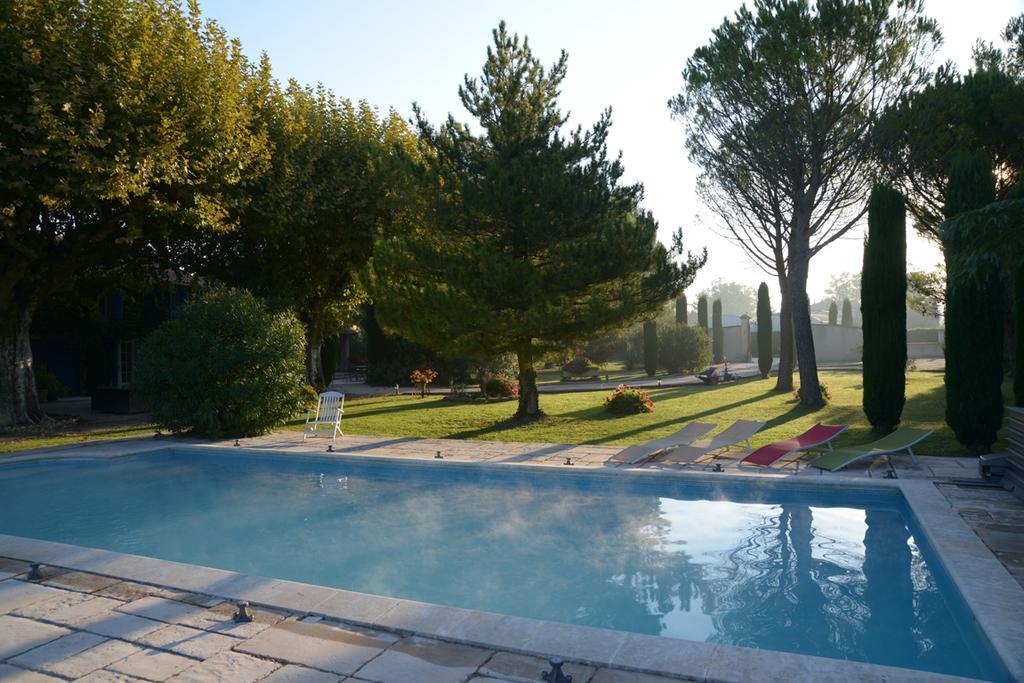 Hotel L'Oustau De Mistral Eyragues Esterno foto