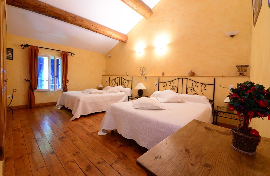 Hotel L'Oustau De Mistral Eyragues Esterno foto